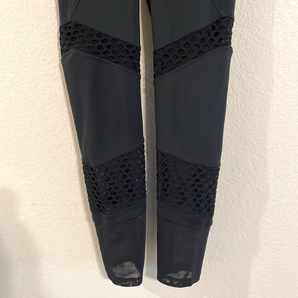 Better Bodies Women Leggings XS Waverly Black Workout Athleisure Loungewear - Picture 9 of 17